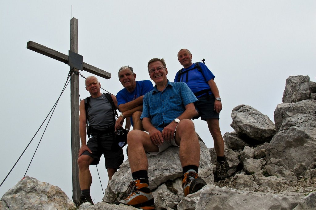 71 am Hochstuhl 2236 m der hoechste Berg in dieser Region.jpg